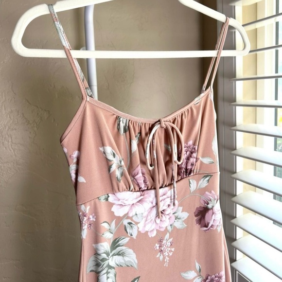 NWOT: Floral Pink Bodycon Mini Dress Size Small Light Pink - Picture 5 of 6
